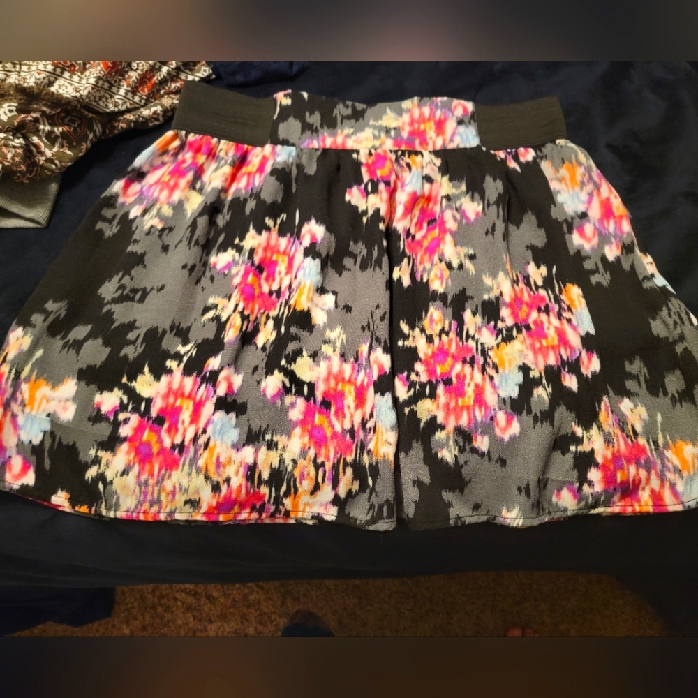 Pink and black stretch band skirt